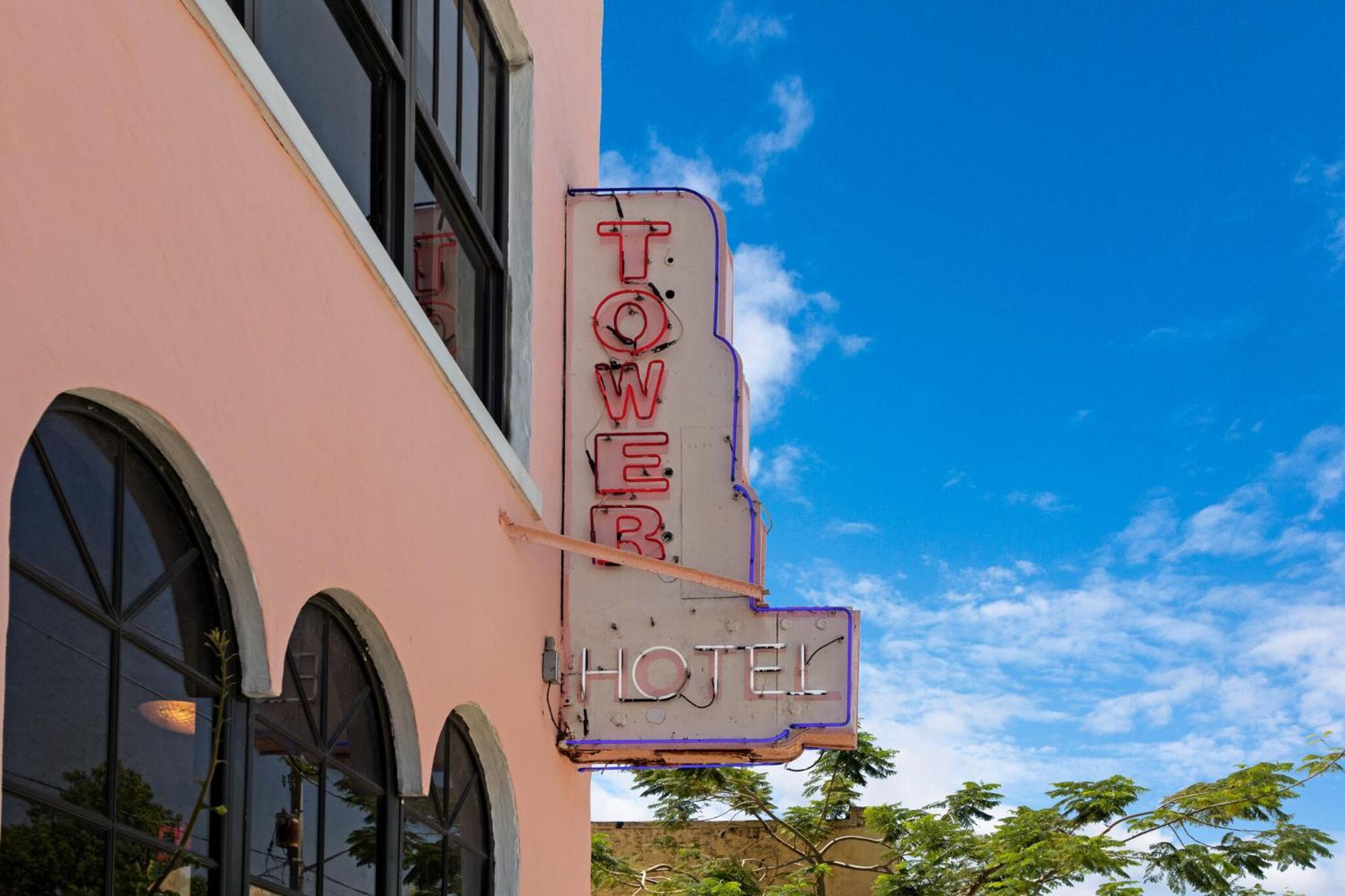 Roami At Tower Hotel - Calle Ocho Miami Dış mekan fotoğraf