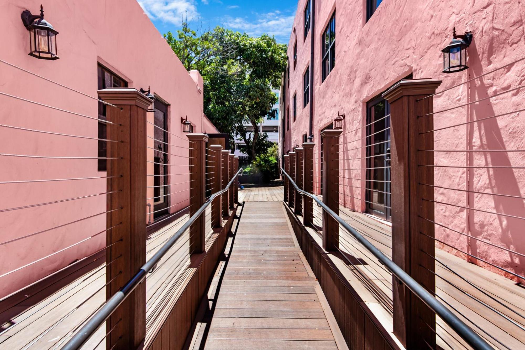 Roami At Tower Hotel - Calle Ocho Miami Dış mekan fotoğraf